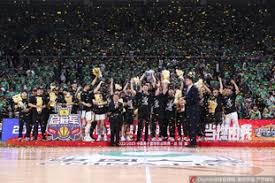 97分也是雷霆赛季得分新低，第一次得分不过百。经历了赛季初的奔袭，感觉雷霆全员都进入了疲劳期，尤其是防守掉得厉害。